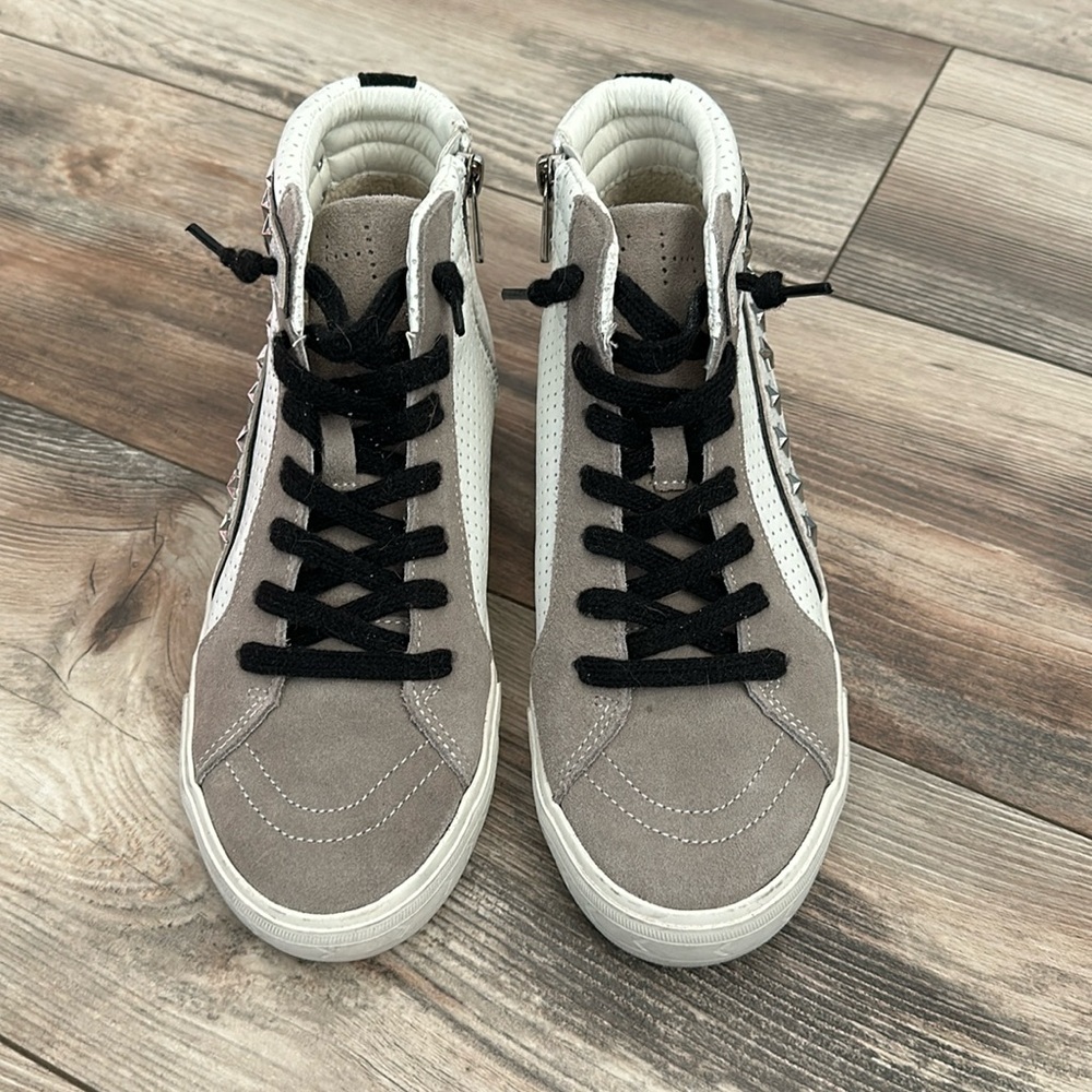 EUC Vintage Havana high top sneakers